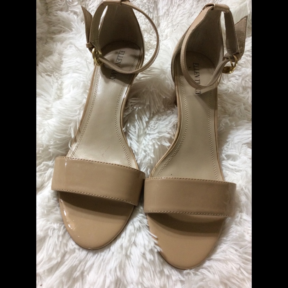 Ellen Tracy Billy tan wedge shoe